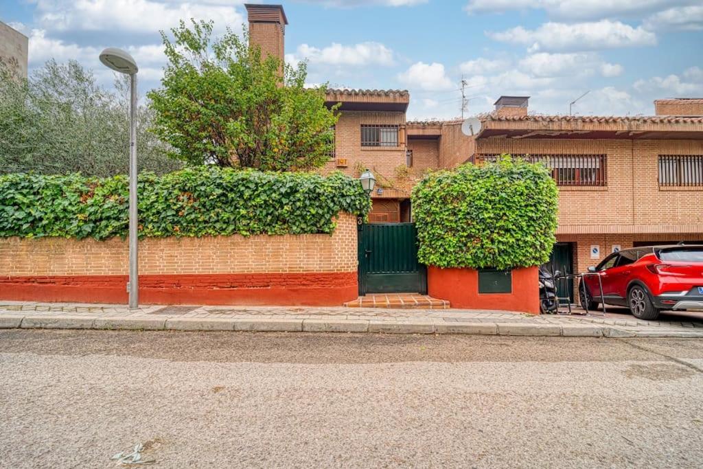 P Casacafe Madrid Calle Carlos Dubois 3 ภายนอก รูปภาพ